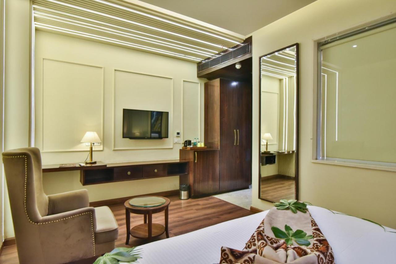 Hotel Br Grand With Nimo Club Amritsar -5 Mint From Golden Temple エクステリア 写真