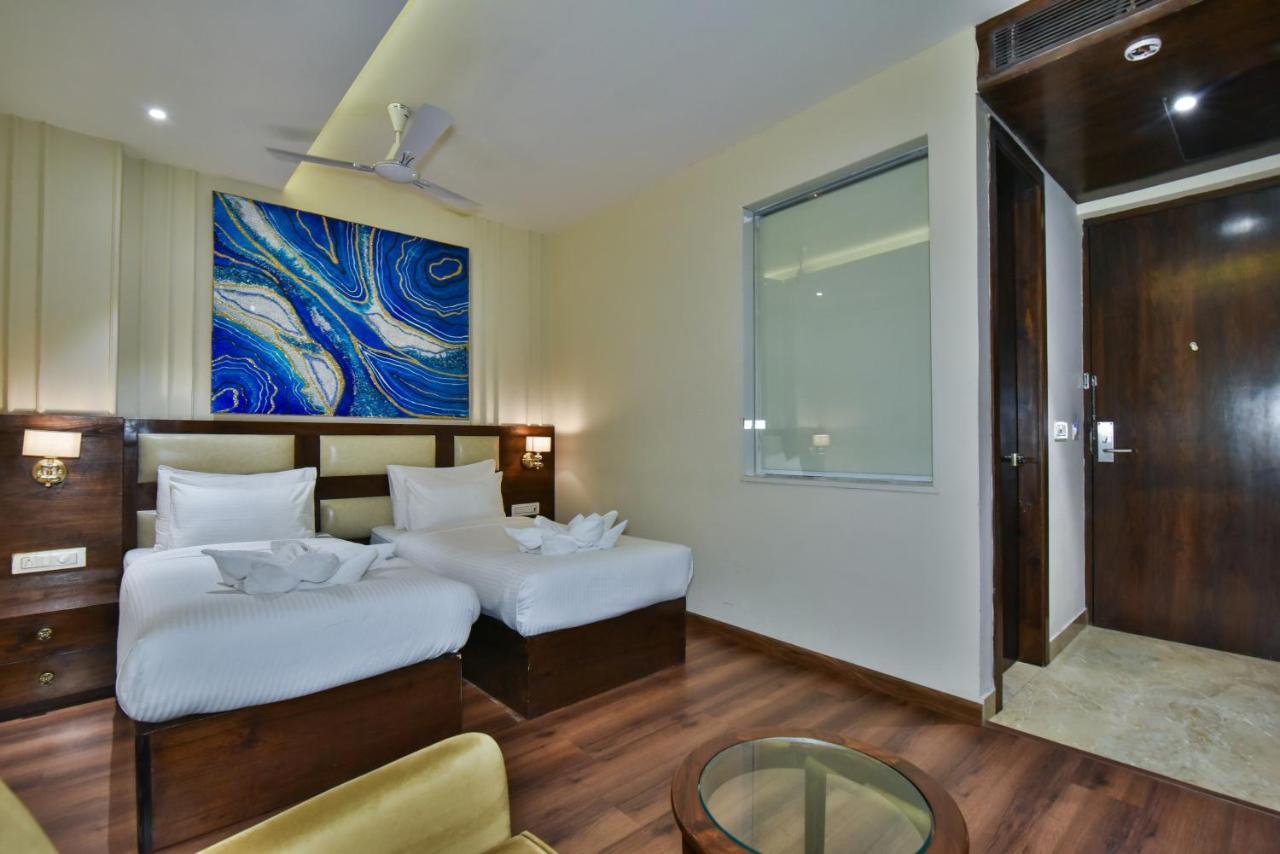 Hotel Br Grand With Nimo Club Amritsar -5 Mint From Golden Temple エクステリア 写真