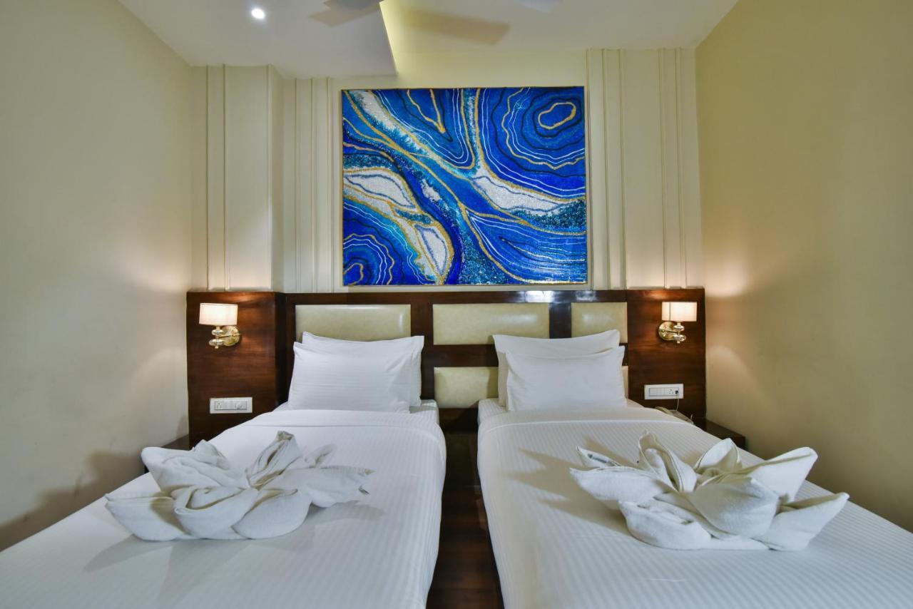 Hotel Br Grand With Nimo Club Amritsar -5 Mint From Golden Temple エクステリア 写真