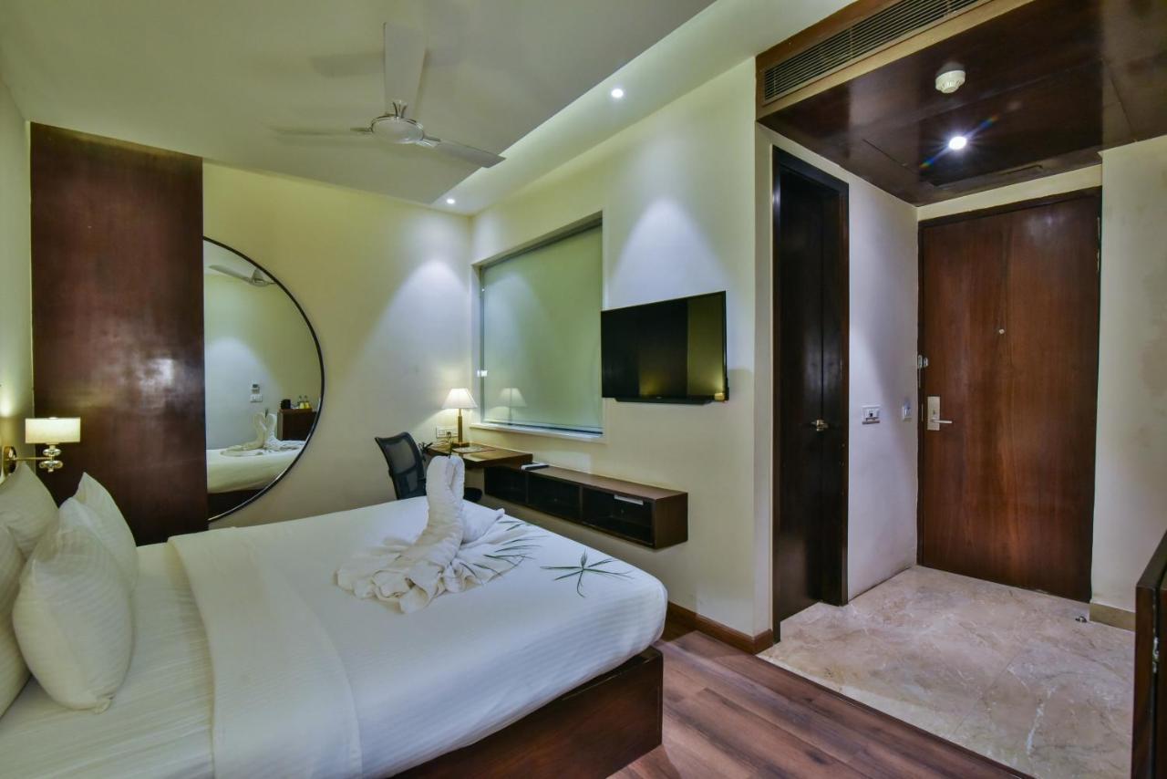 Hotel Br Grand With Nimo Club Amritsar -5 Mint From Golden Temple エクステリア 写真
